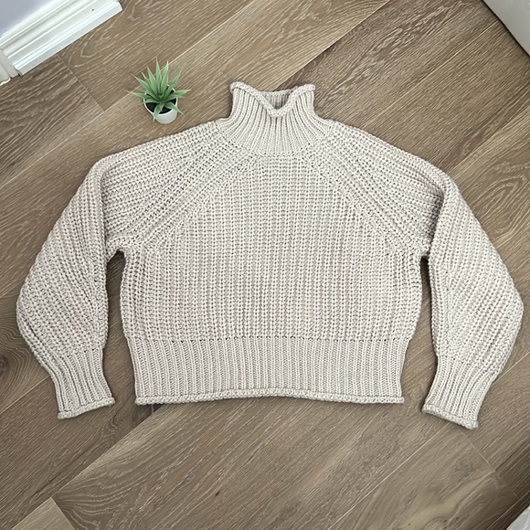 H&M Chunky Knit Sweater - Picture 3 of 6